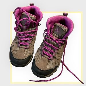 Magellan Outdoor Sorts boots